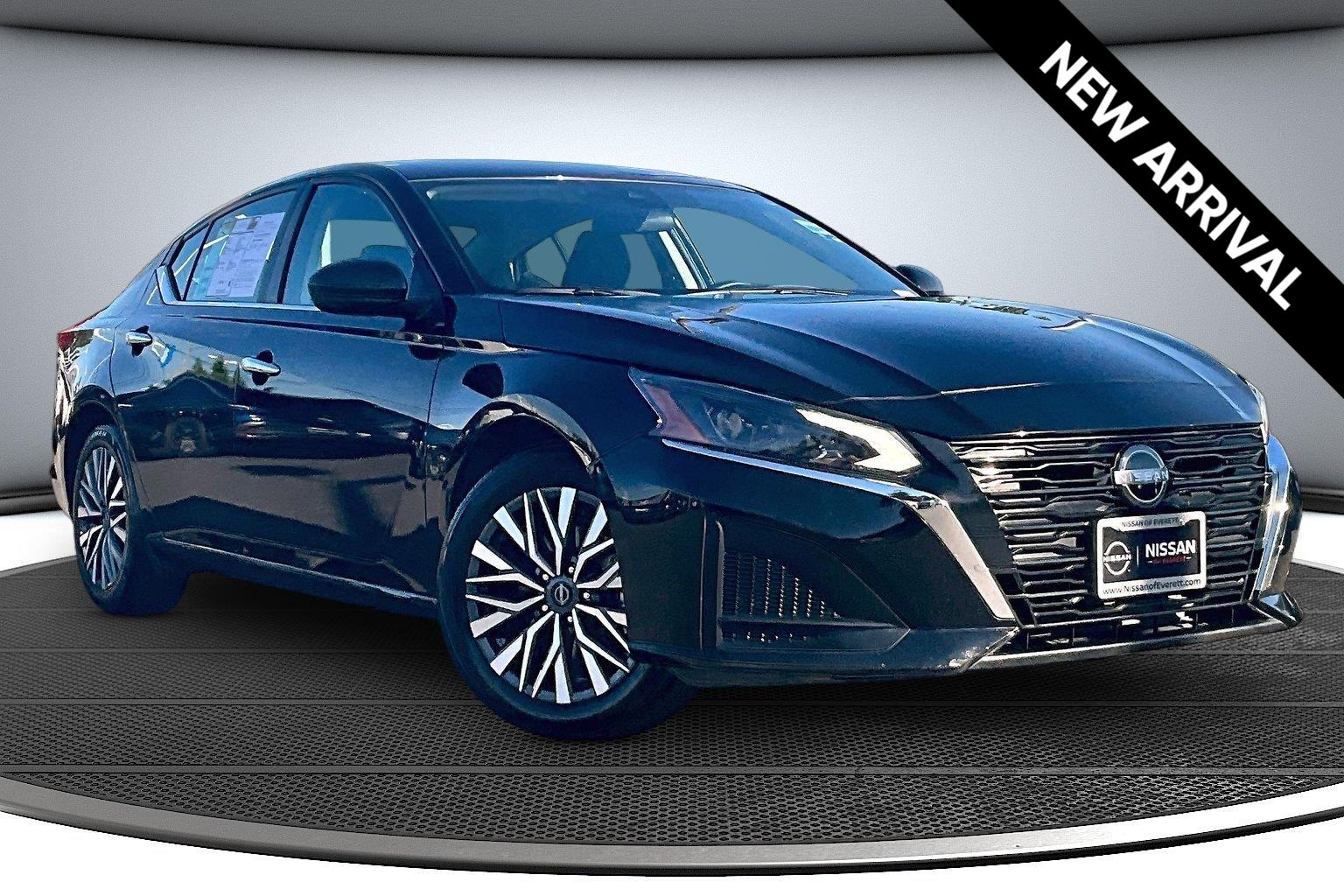 Super Black 2025 Nissan Altima Sedan Front-Wheel Drive Continuously Variable Transmission