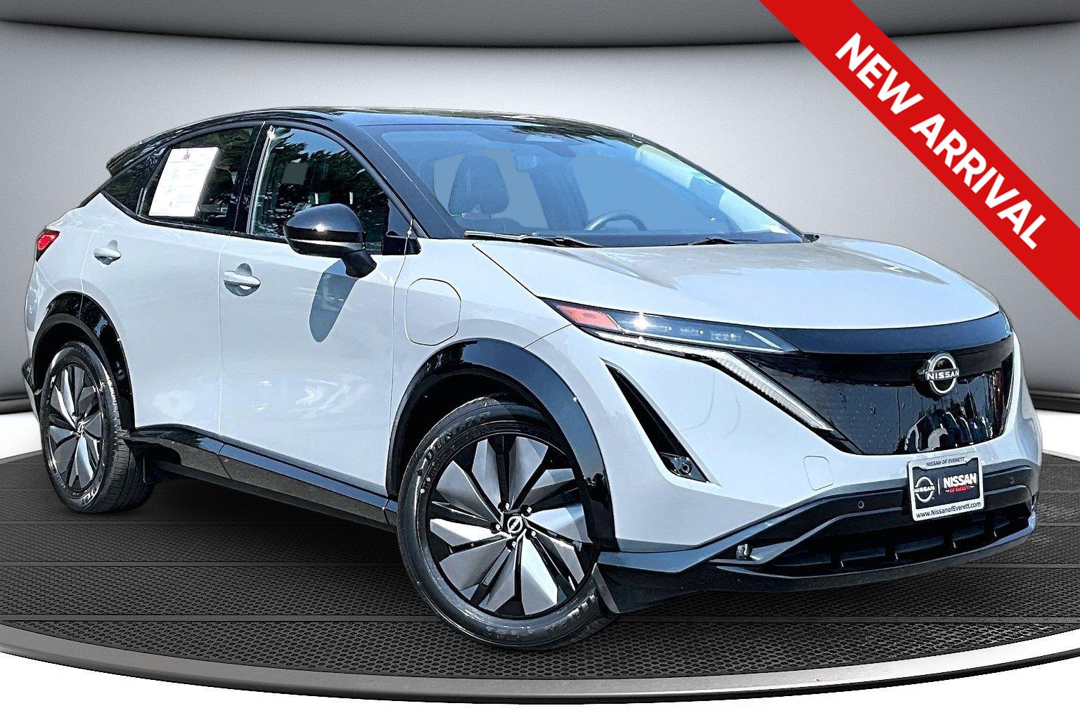 Boulder Gray Pearl/Black Diamond Pearl 2024 Nissan Ariya SUV / Crossover All-Wheel Drive Automatic
