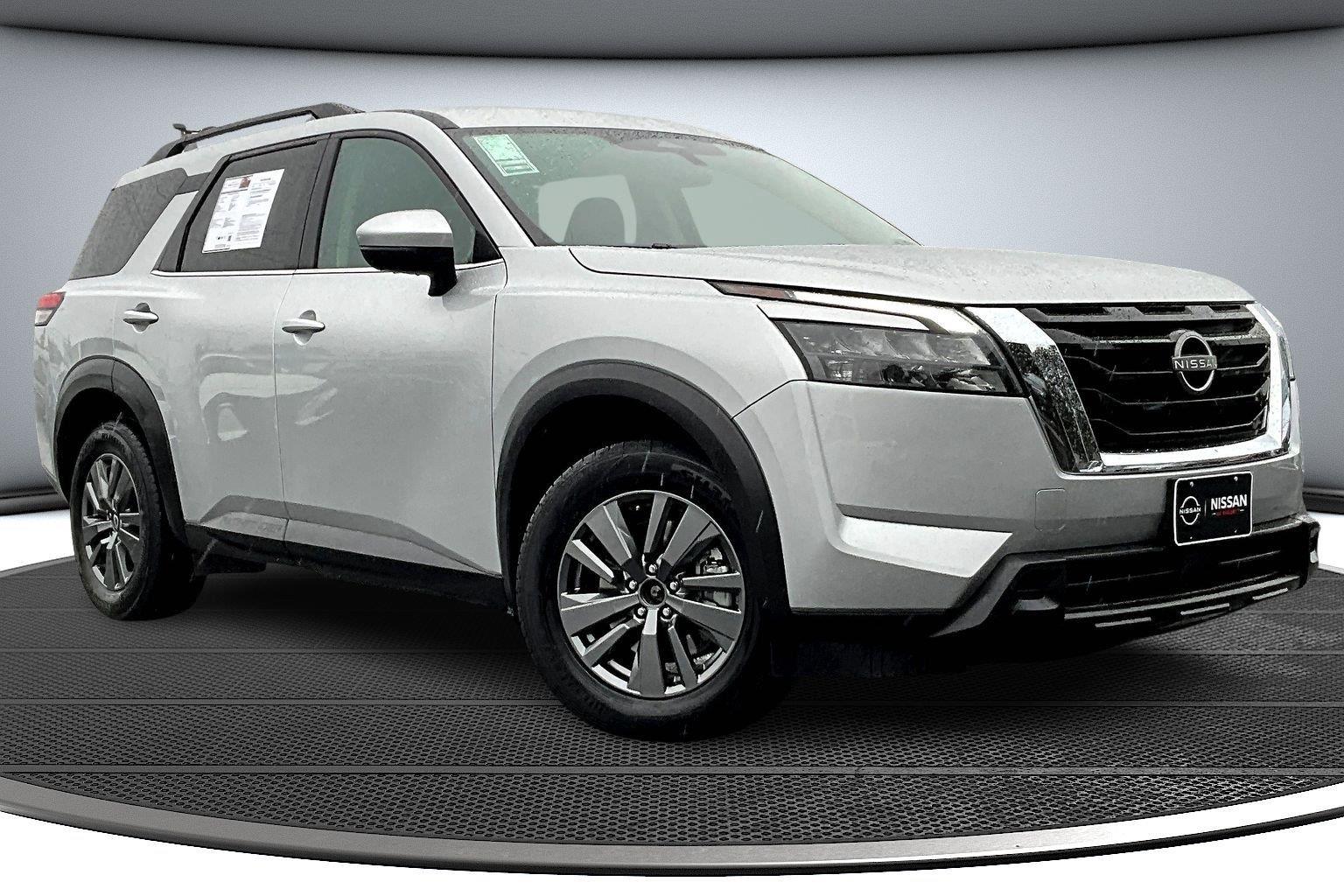 Brilliant Silver Metallic 2024 Nissan Pathfinder SUV / Crossover All-Wheel Drive Automatic