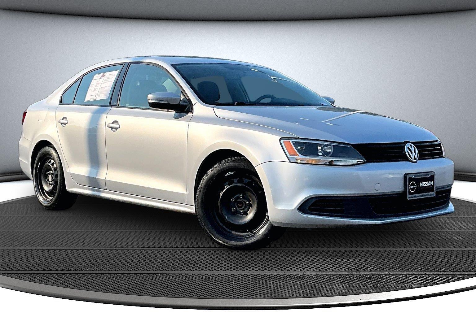 Pure White 2014 Volkswagen Jetta Sedan Front-Wheel Drive