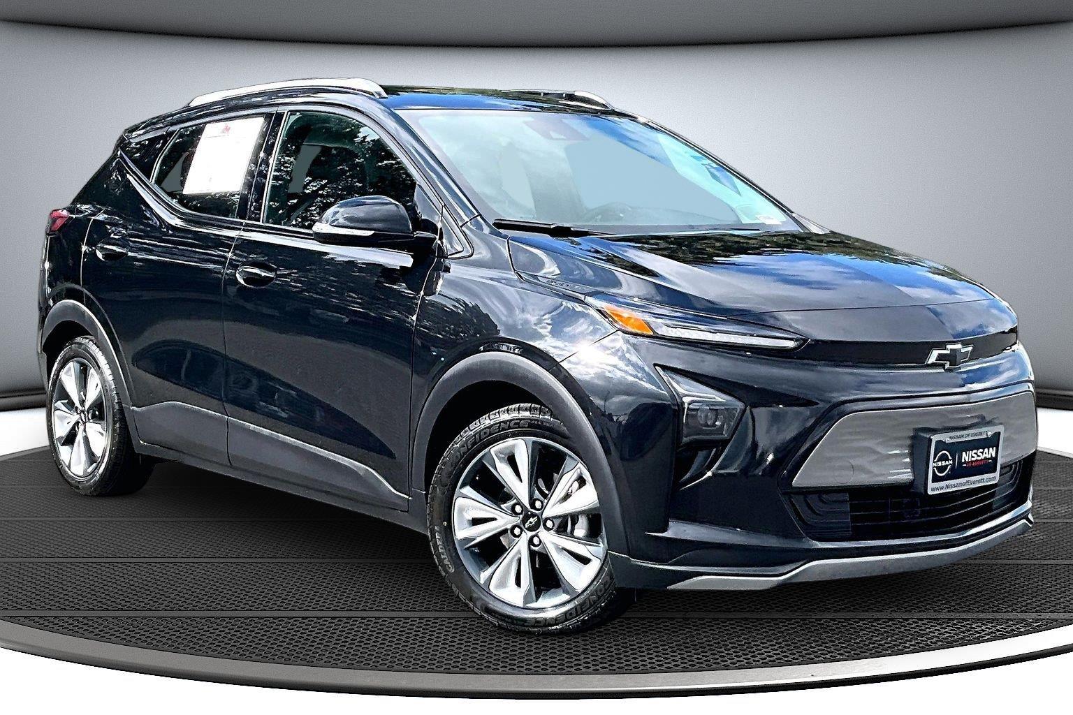 Mosaic Black Metallic 2023 Chevrolet Bolt EUV Hatchback Front-Wheel Drive Automatic
