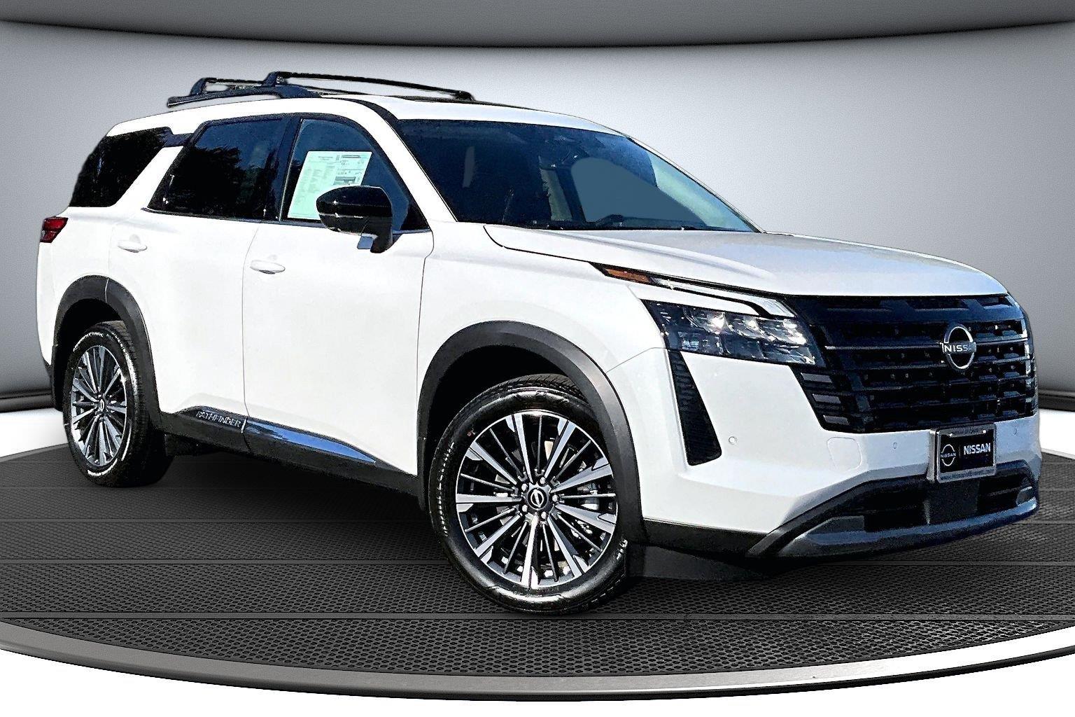 Everest White Pearl Tricoat 2026 Nissan Pathfinder SUV / Crossover All-Wheel Drive Automatic