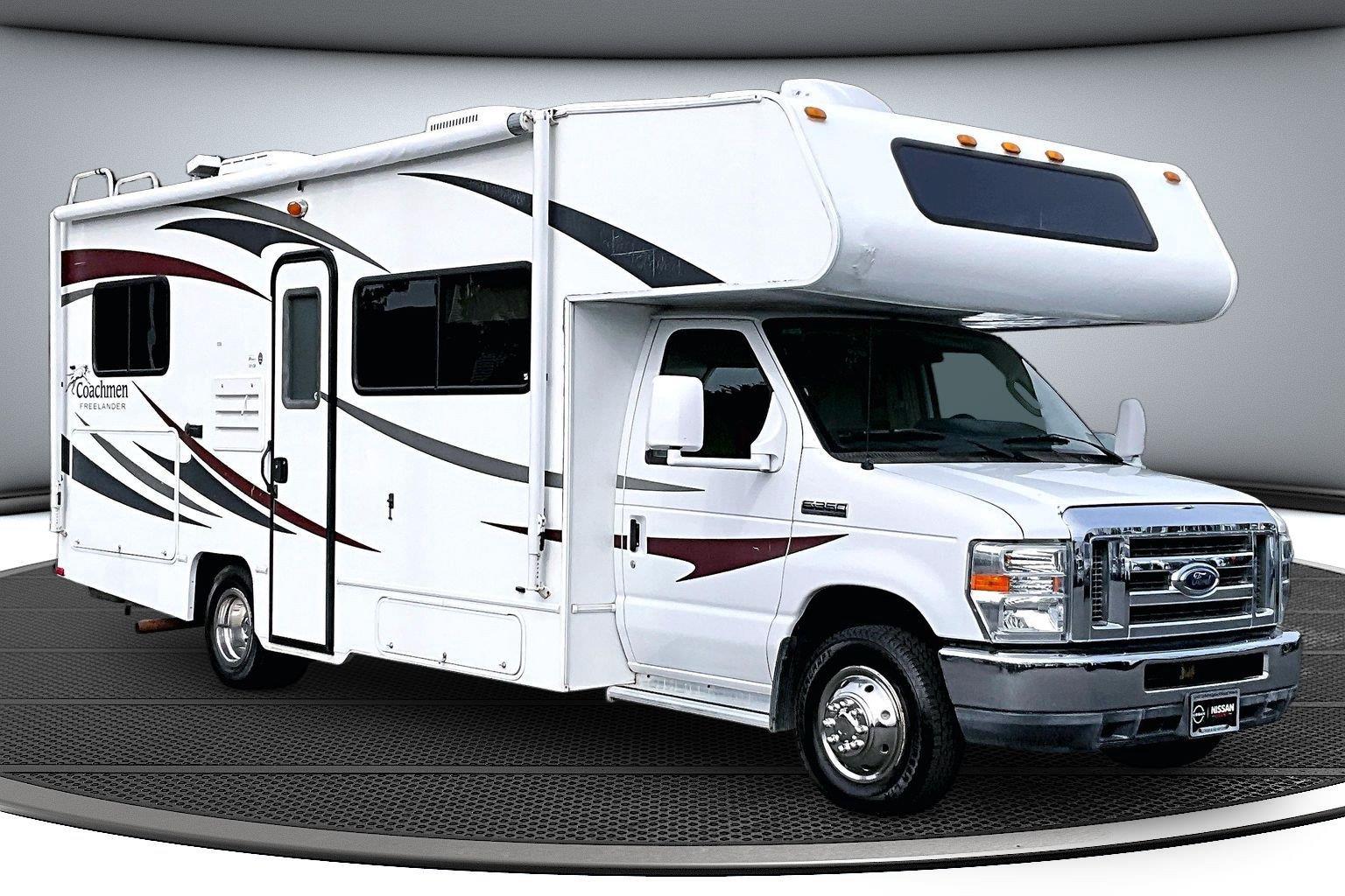 Oxford White 2011 Ford E-Series Chassis Van Rear-Wheel Drive 5-Speed Automatic Overdrive