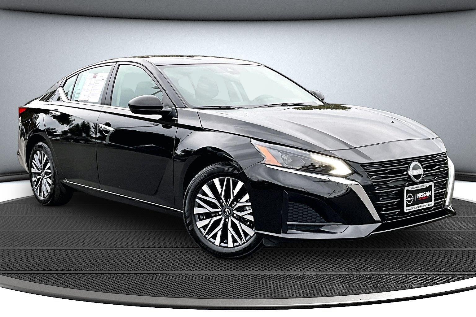 Super Black 2025 Nissan Altima Sedan All-Wheel Drive Continuously Variable Transmission