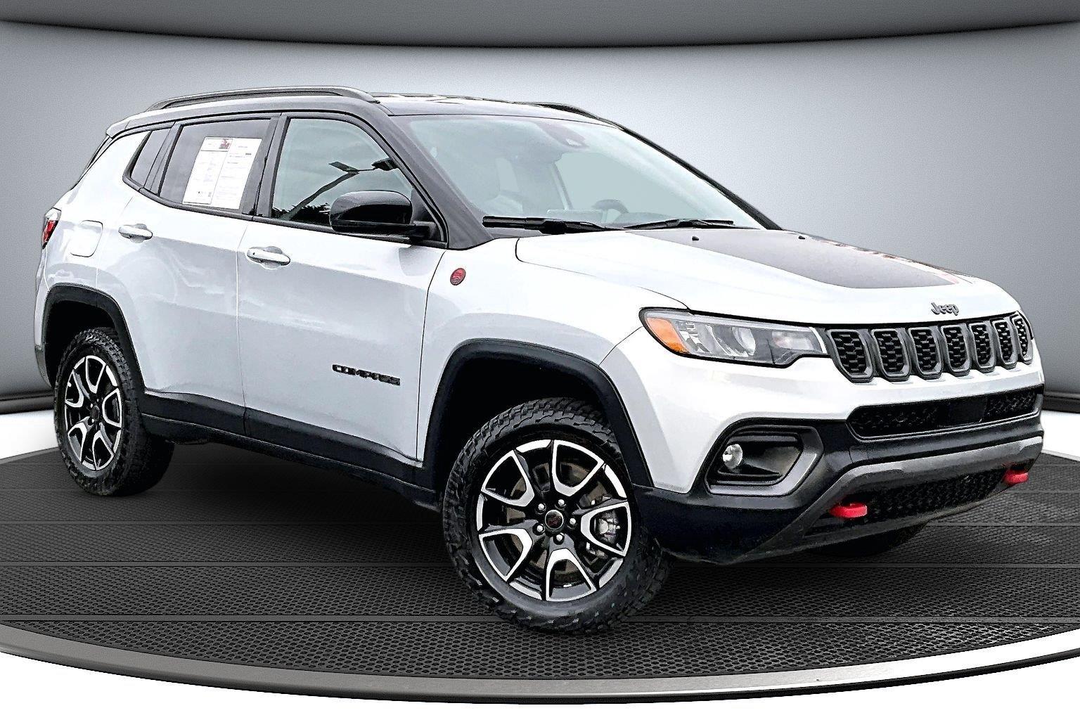 Silver Zynith Metallic Clearcoat 2025 Jeep Compass SUV / Crossover Four-Wheel Drive 8-Speed Automatic