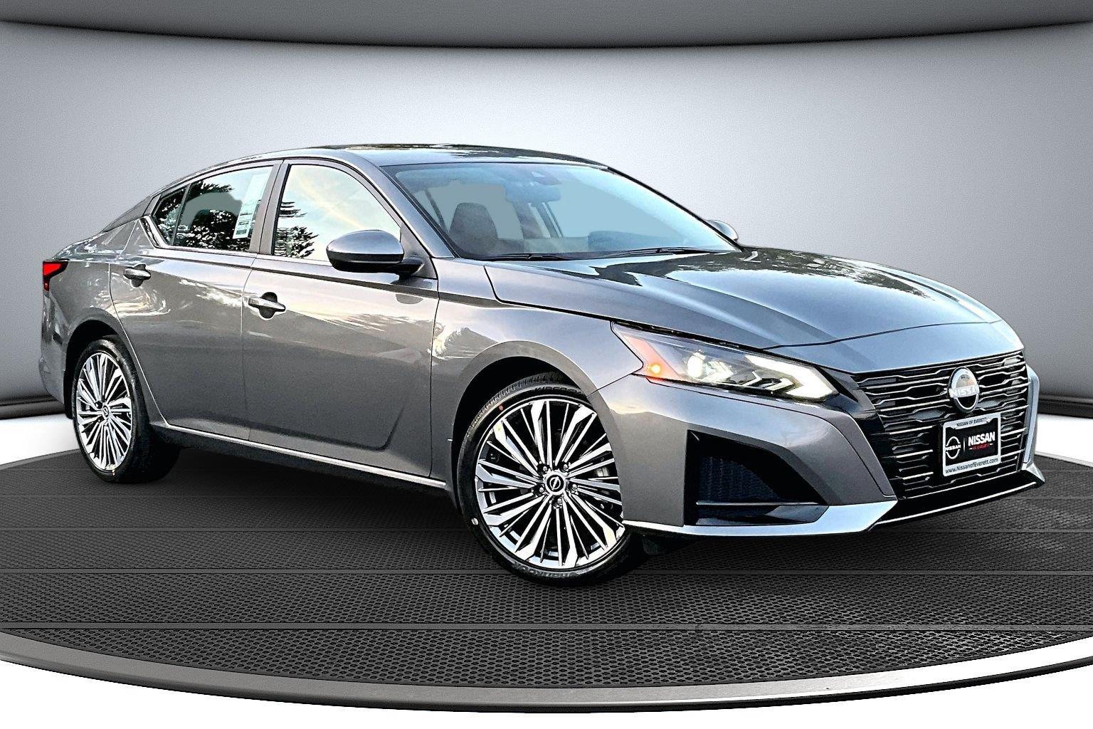 Gray (Gun Metallic) 2026 Nissan Altima Sedan All-Wheel Drive Continuously Variable Transmission