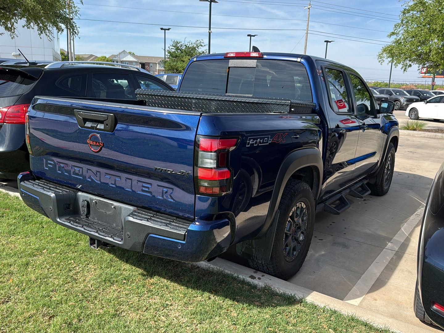 View vehicle photo 3