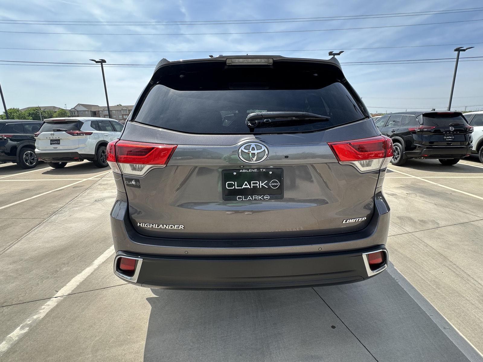 View vehicle photo 6