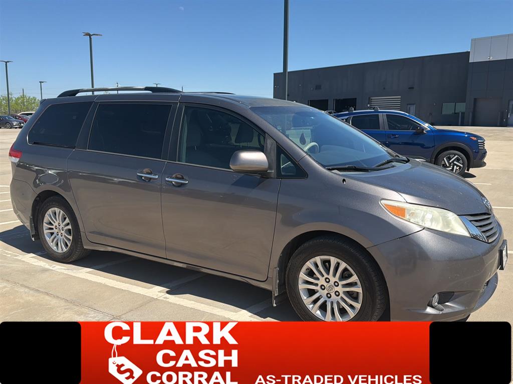 2013 Toyota Sienna XLE 7-Passenger