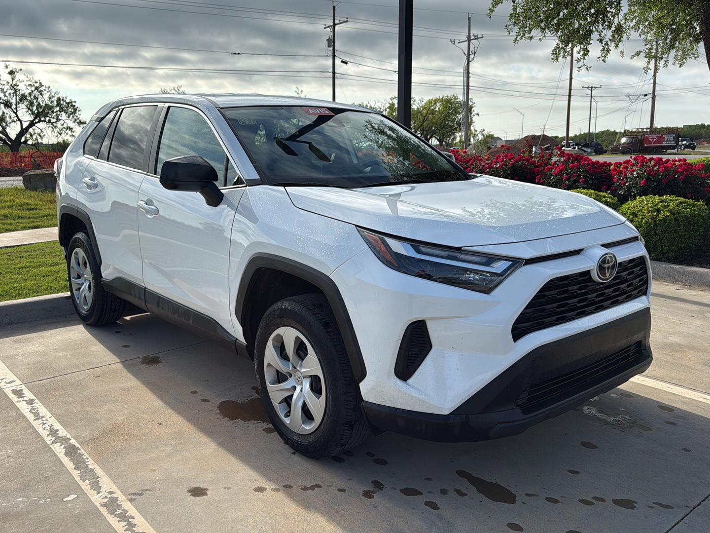 Ice Cap 2024 Toyota RAV4 LE FWD SUV / Crossover Front-Wheel Drive 8-Speed Automatic