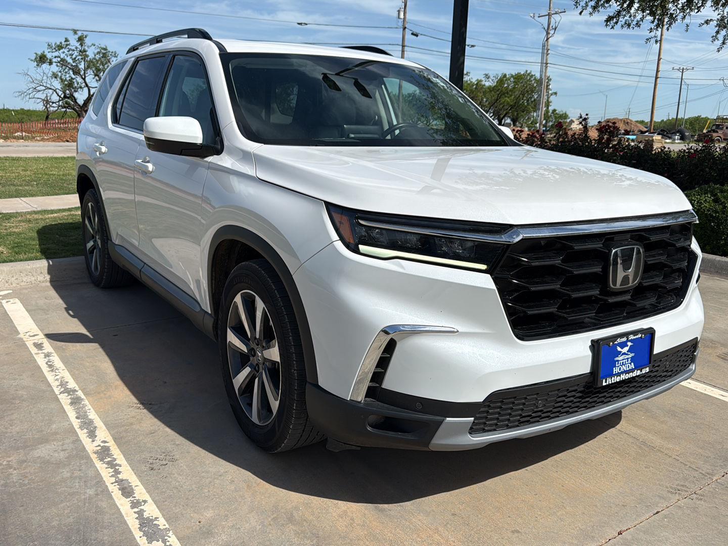 Platinum White Pearl 2023 Honda Pilot Touring FWD SUV / Crossover Front-Wheel Drive Automatic