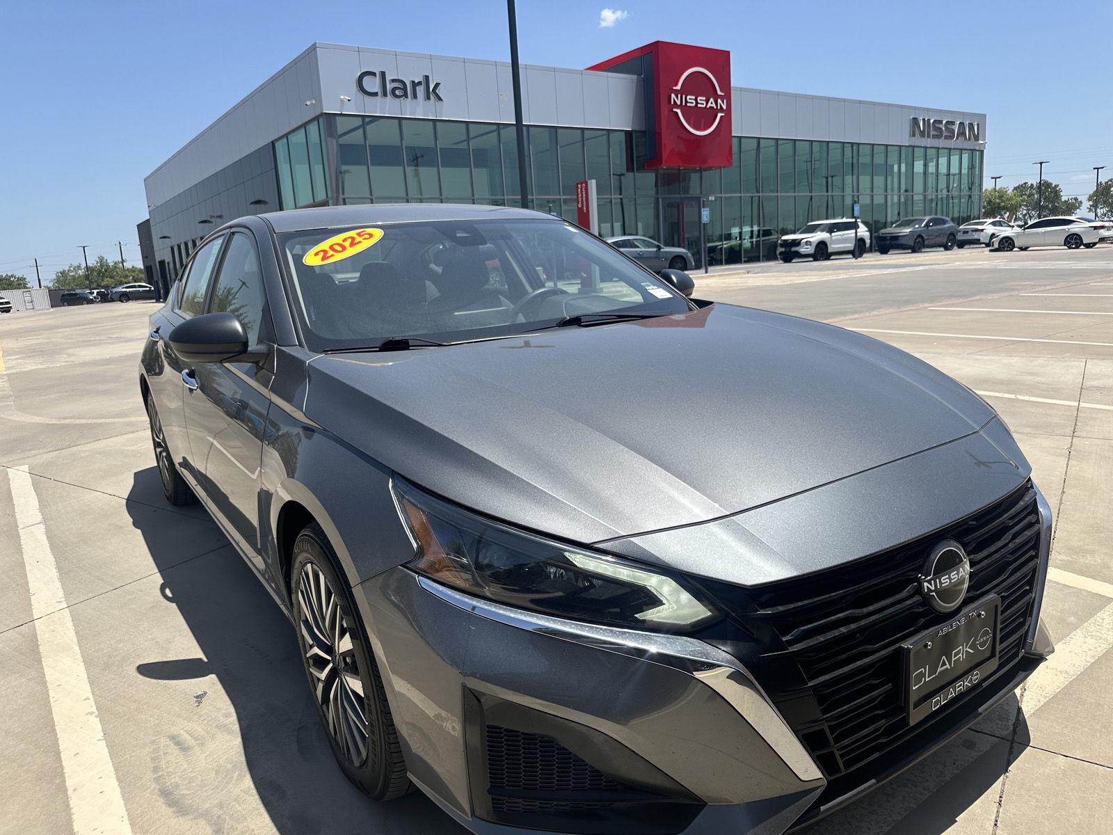 Gray (Gun Metallic) 2025 Nissan Altima Sedan Front-Wheel Drive Continuously Variable Transmission