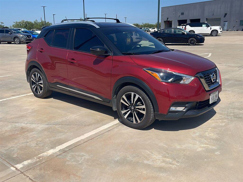 Cayenne Red/Super Black 2019 Nissan Kicks SUV / Crossover Front-Wheel Drive Continuously Variable Transmission