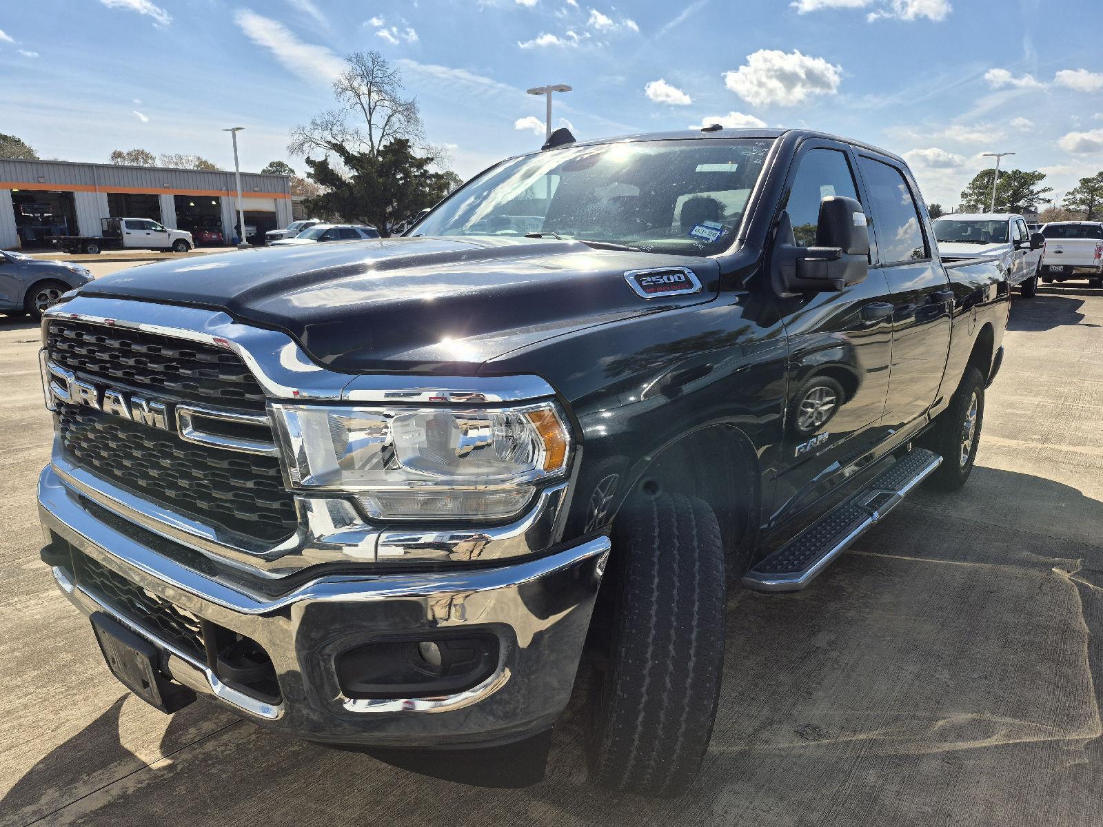 2024 RAM 2500 Big Horn Crew Cab 4WD