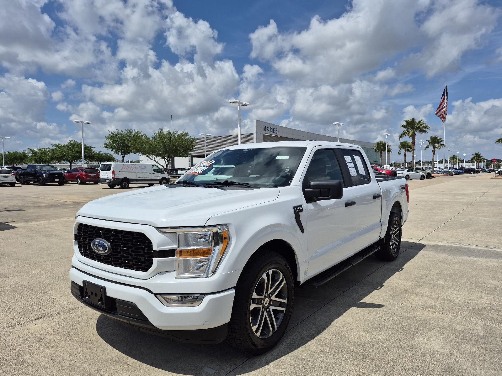 Oxford White 2021 Ford F-150 XL SuperCrew RWD Pickup Truck 4X2 Automatic
