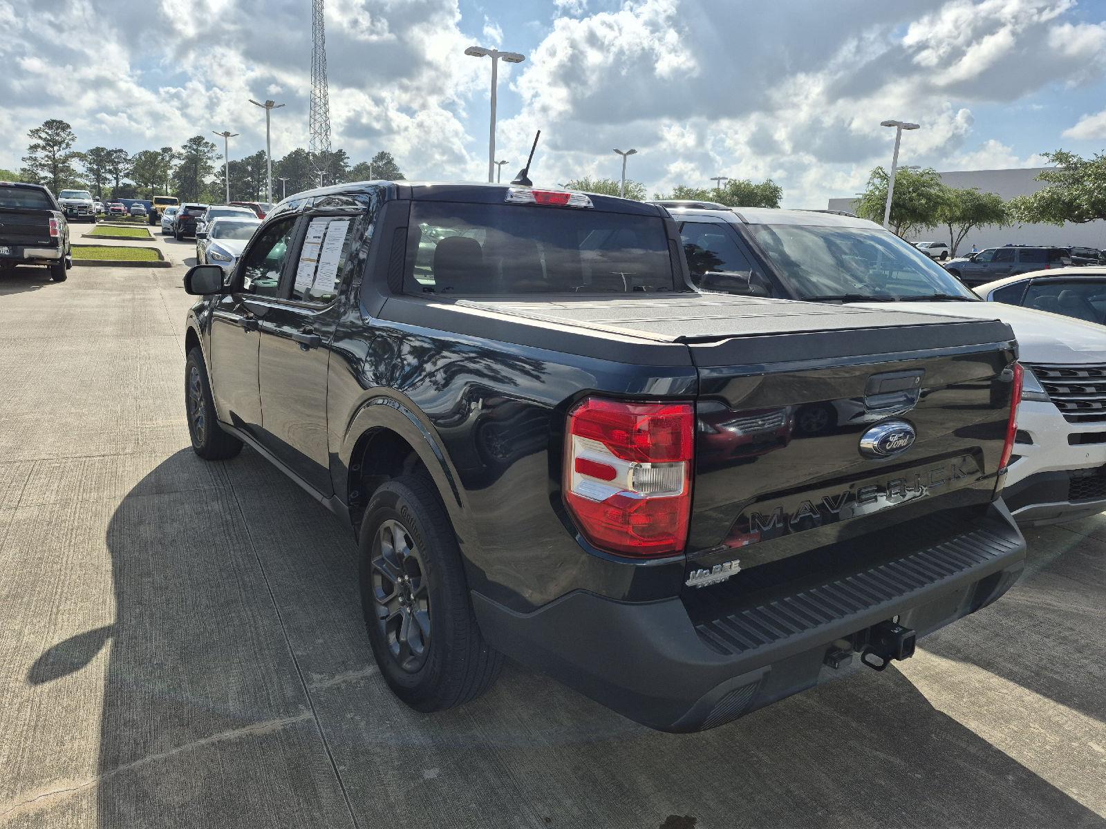 View vehicle photo 4