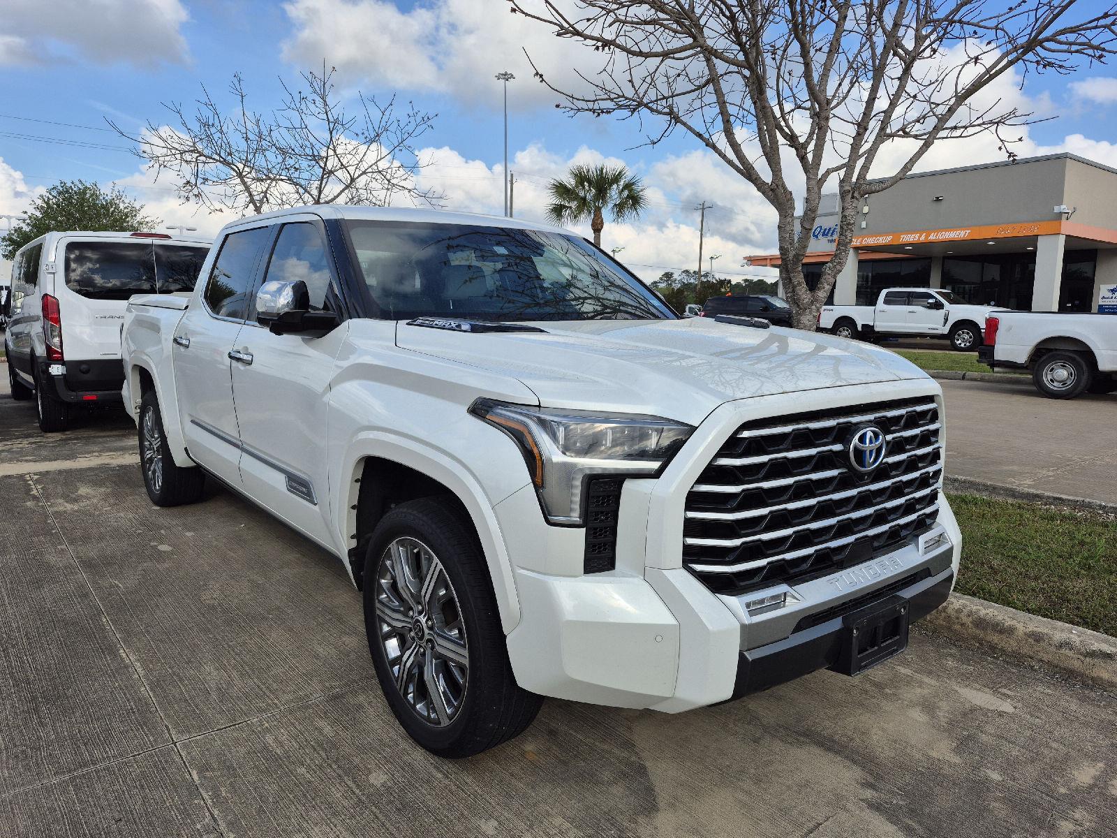 View vehicle photo 2