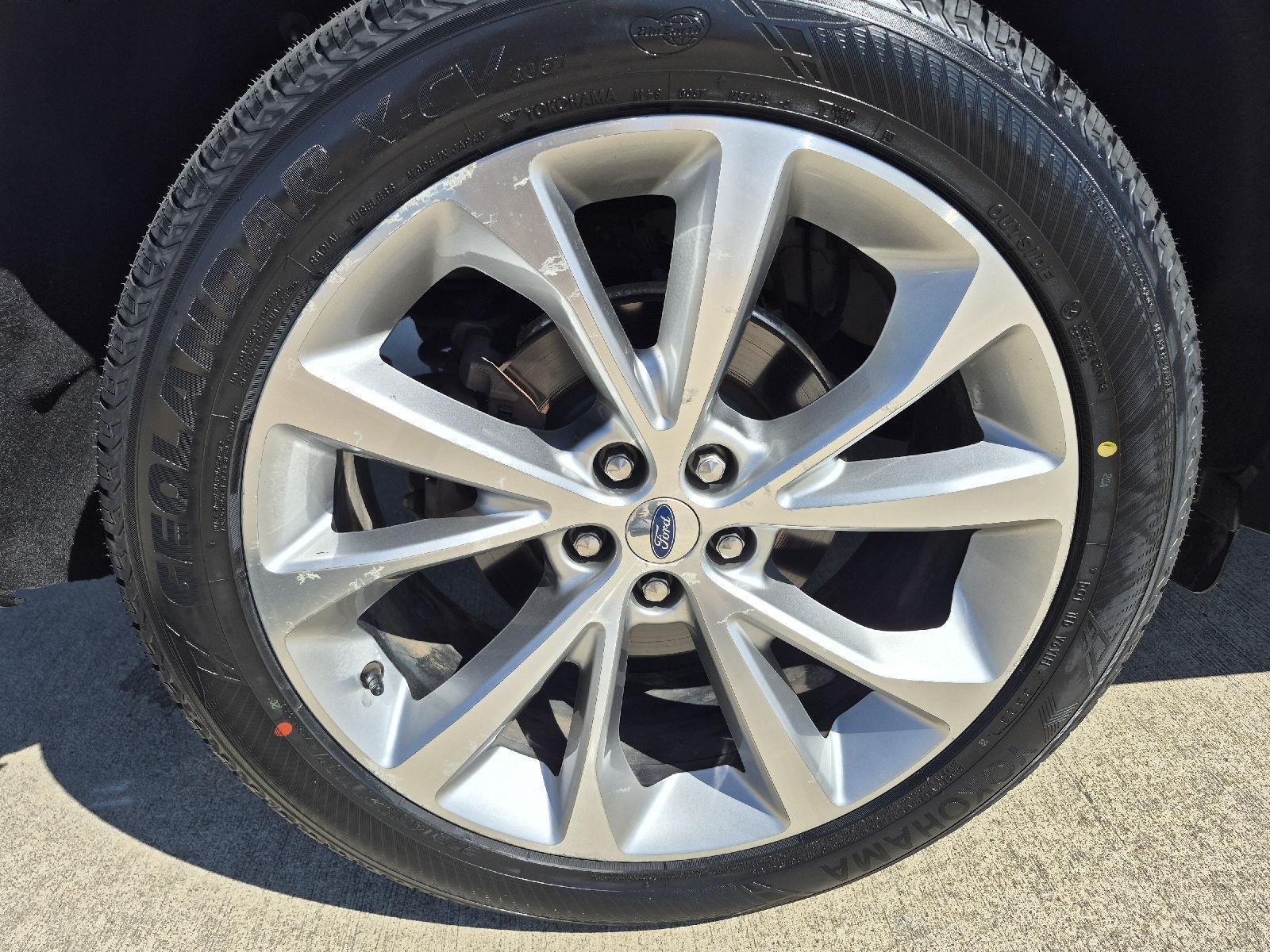 View vehicle photo 5