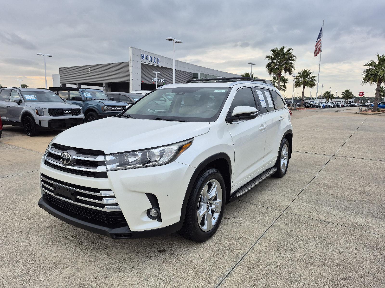 White (Blizzard Pearl) 2019 Toyota Highlander Limited FWD SUV / Crossover Front-Wheel Drive 8-Speed Automatic