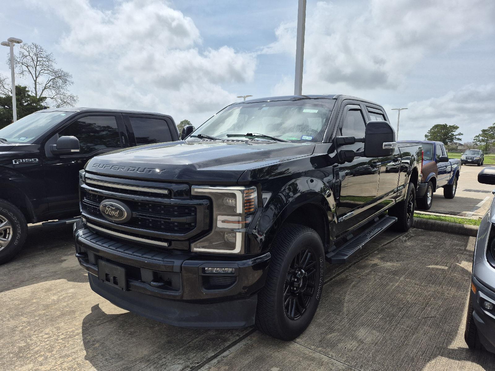 2022 Ford F-250 Super Duty Lariat Crew Cab 4WD