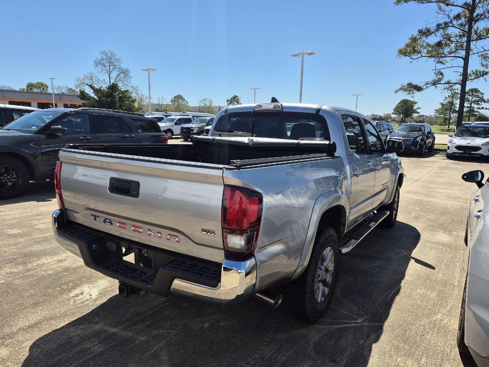 View vehicle photo 3