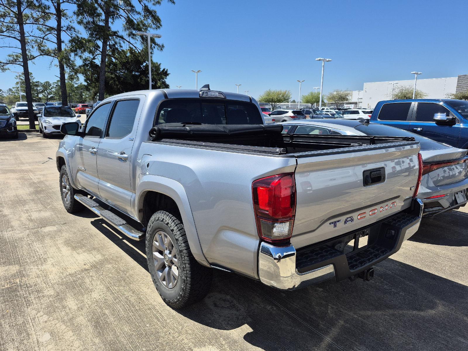 View vehicle photo 4