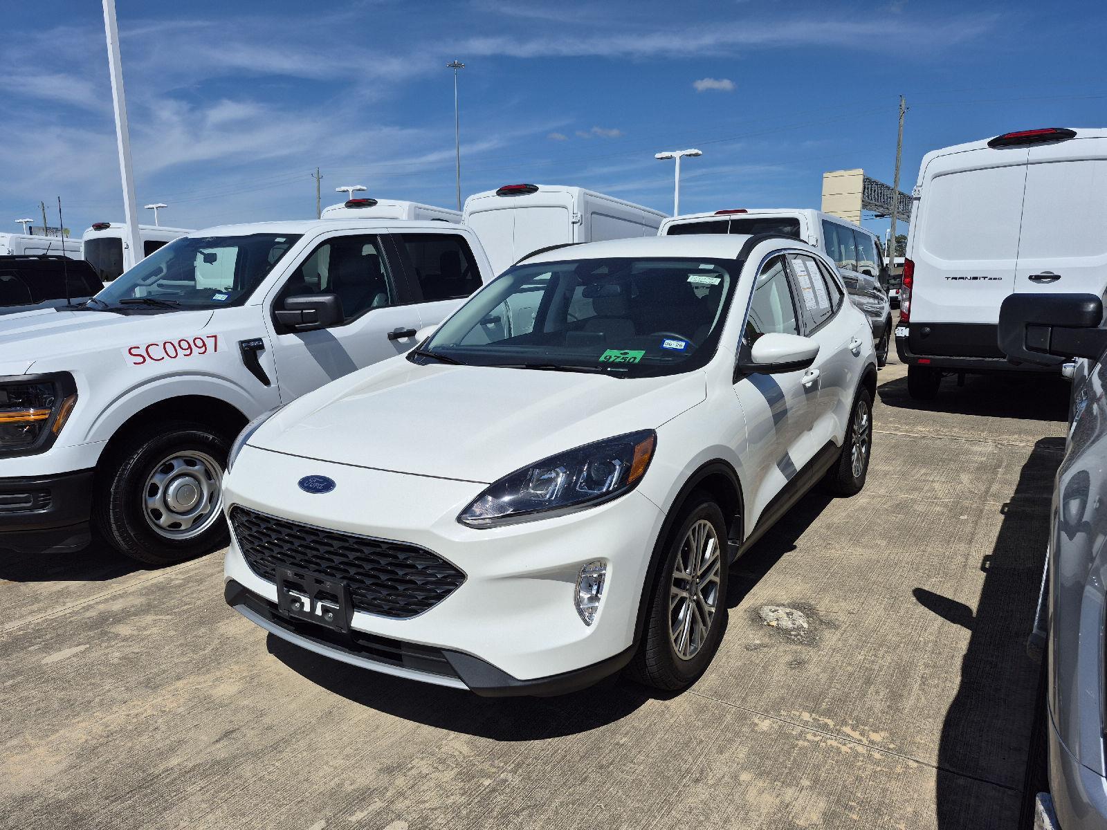 Star White Metallic Tri-Coat 2022 Ford Escape SEL FWD SUV / Crossover Front-Wheel Drive 8-Speed Automatic