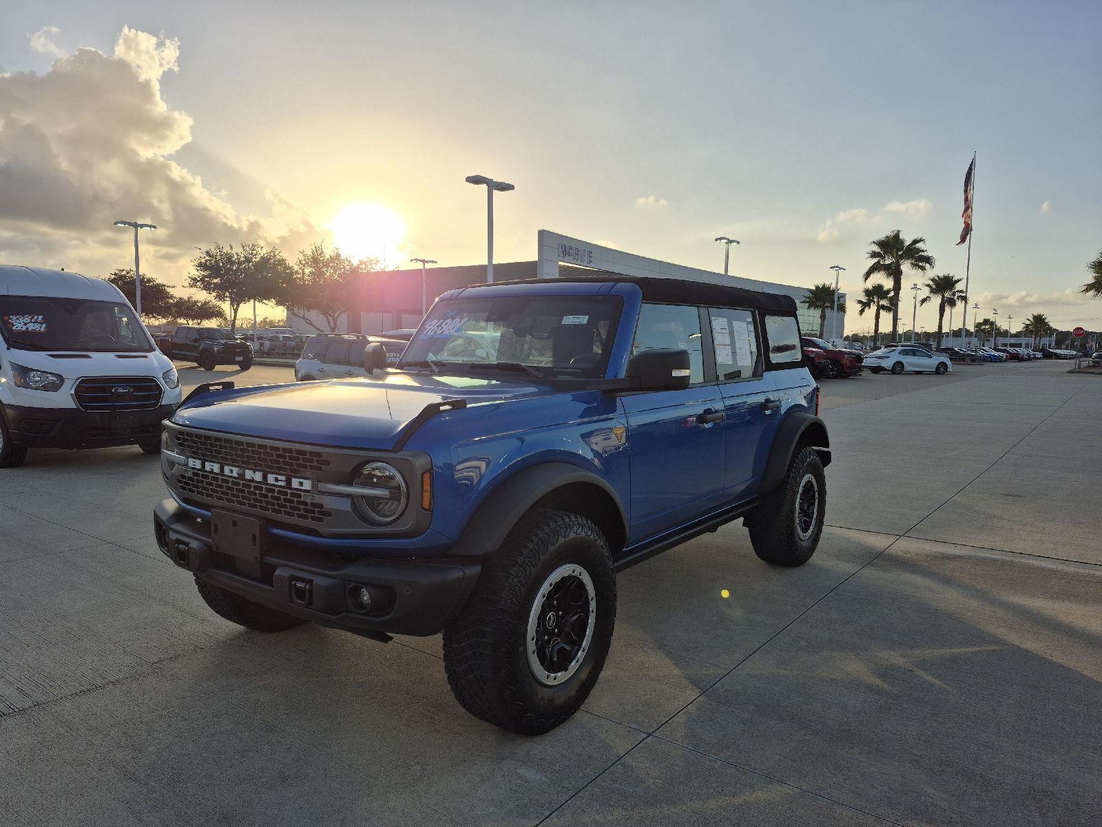 Velocity Blue Metallic 2023 Ford Bronco Badlands Advanced 4-Door 4WD SUV / Crossover Four-Wheel Drive Automatic