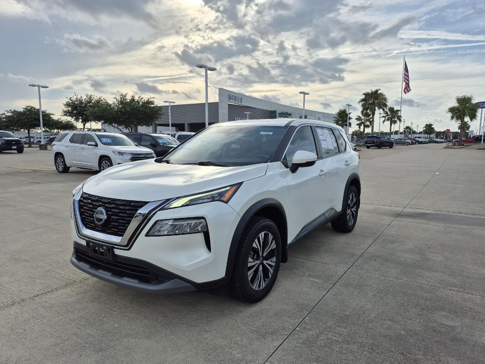 2022 Nissan Rogue SV FWD   