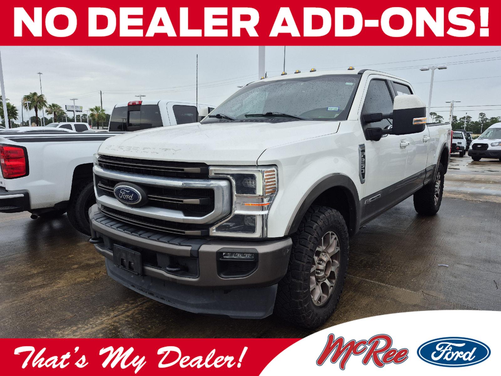 Star White Metallic Tri-Coat/Stone Gray 2022 Ford F-250 Super Duty Pickup Truck Four-Wheel Drive Automatic