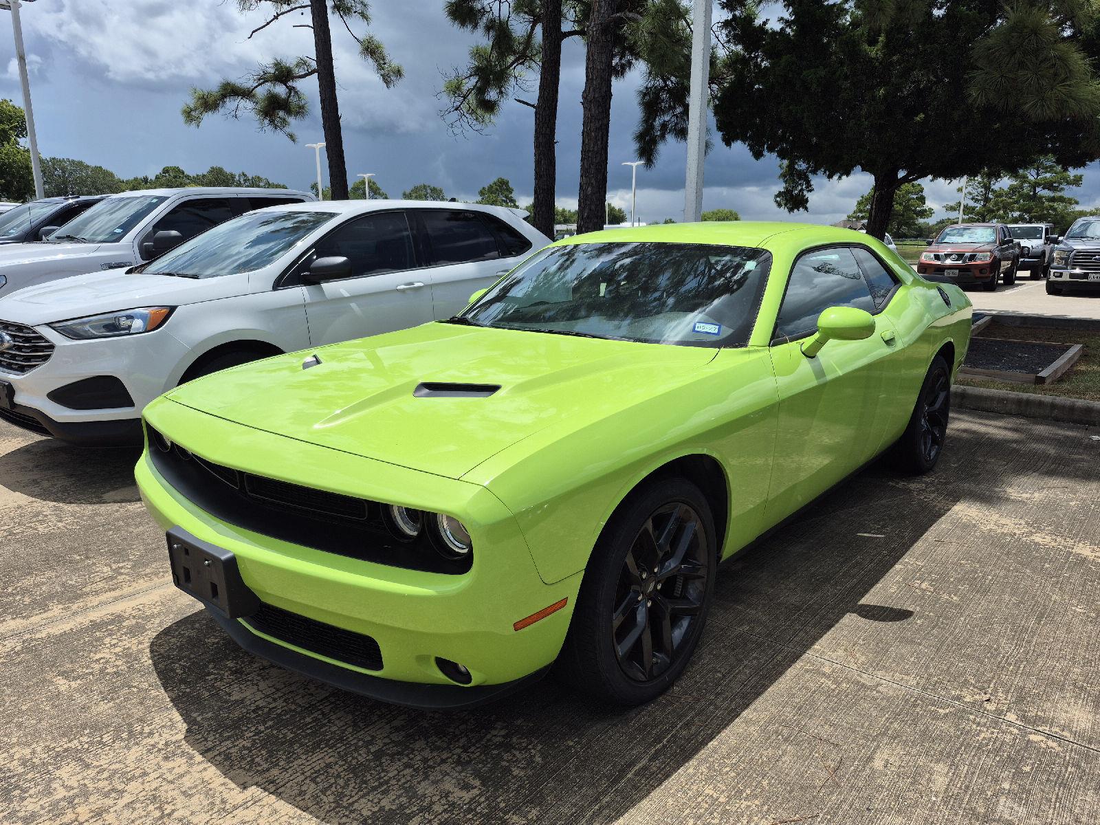 Green (Sublime Metallic Clearcoat) 2023 Dodge Challenger Coupe Rear-Wheel Drive 8-Speed Automatic