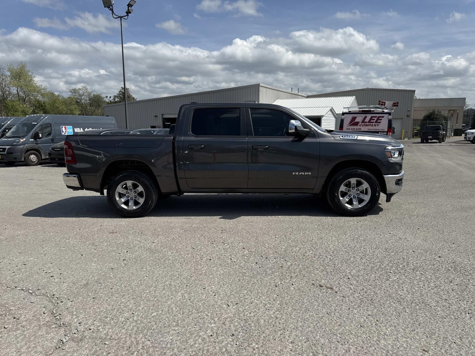 View vehicle photo 4