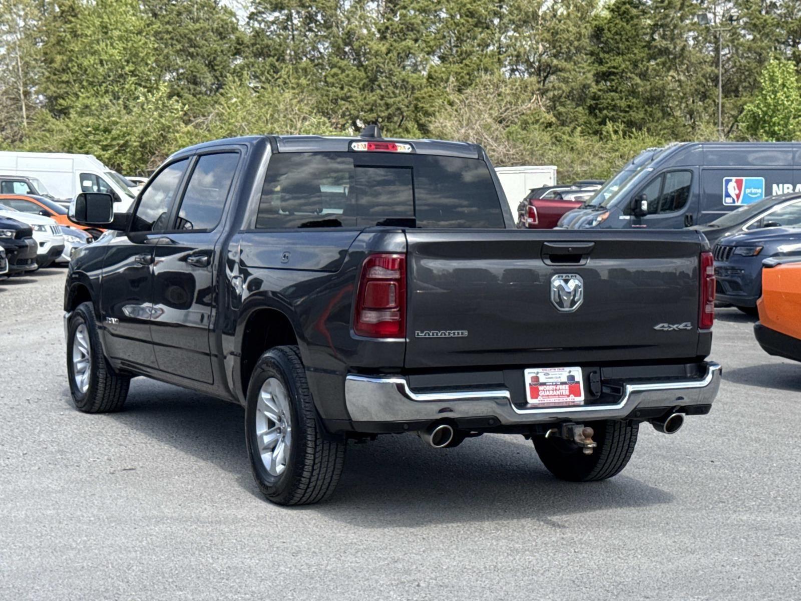 View vehicle photo 7