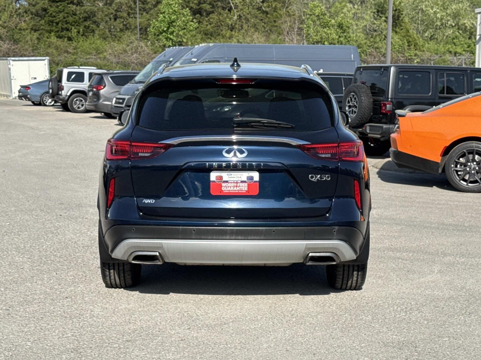 View vehicle photo 6