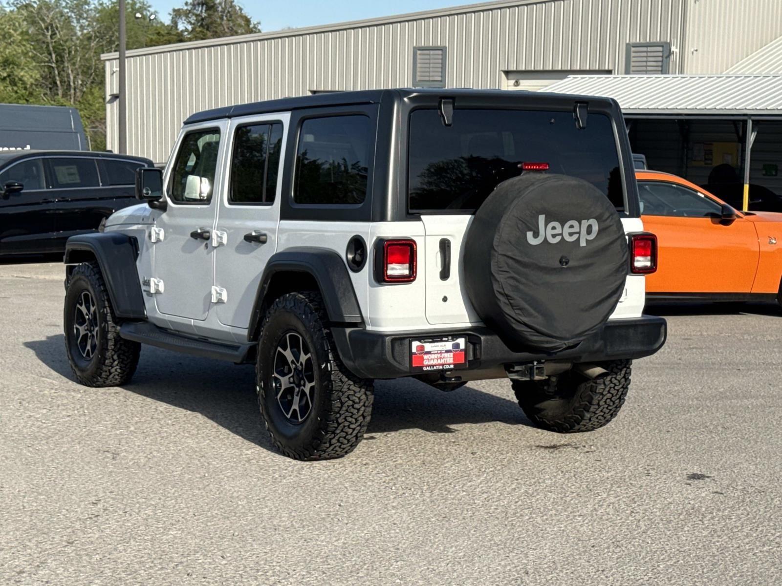 View vehicle photo 7