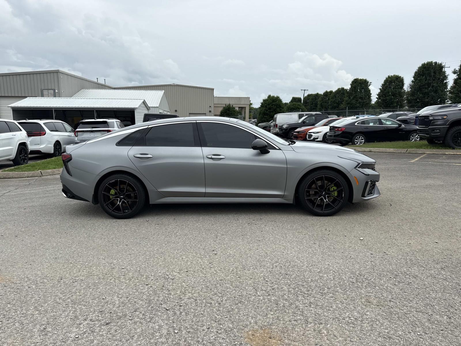 View vehicle photo 4