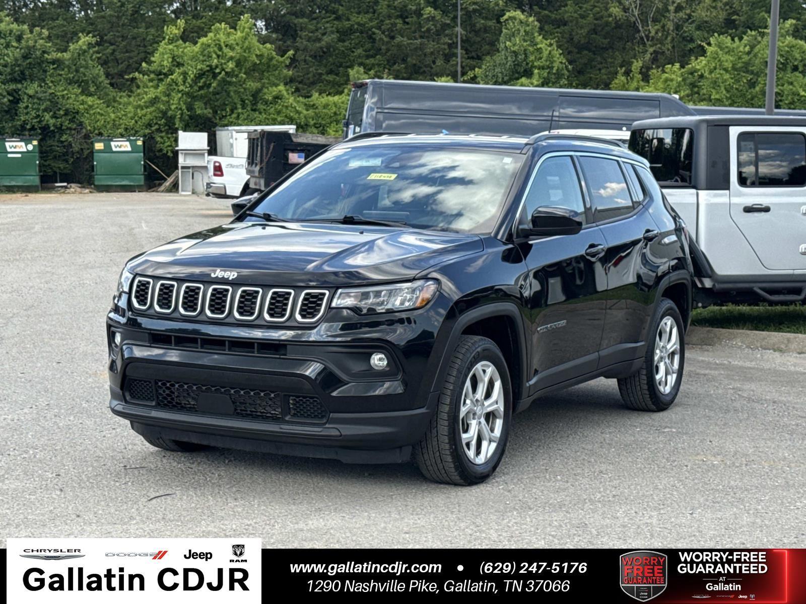 Diamond Black Crystal Pearlcoat 2024 Jeep Compass Latitude 4WD SUV / Crossover Four-Wheel Drive 8-Speed Automatic