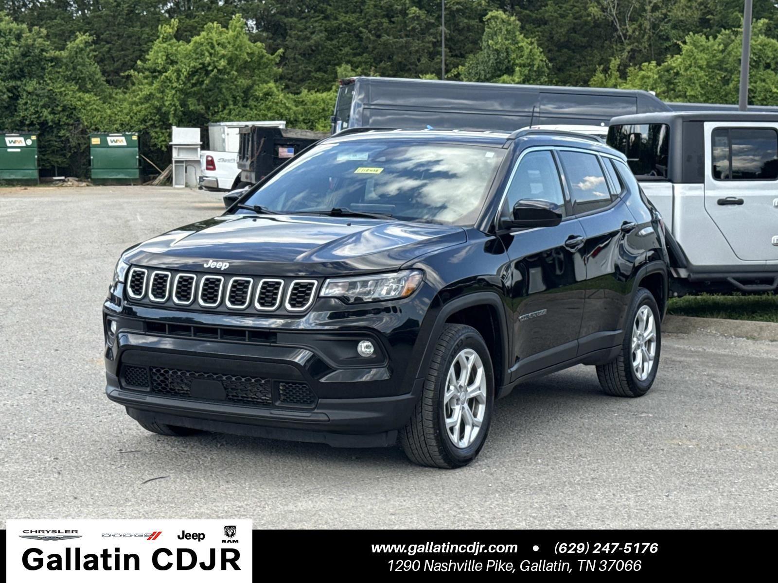 Diamond Black Crystal Pearlcoat 2024 Jeep Compass Latitude 4WD SUV / Crossover Four-Wheel Drive 8-Speed Automatic