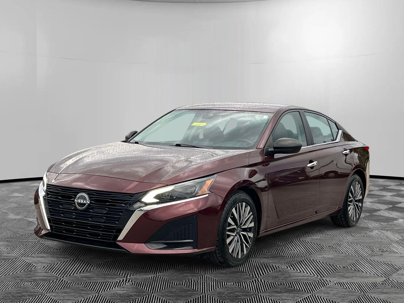 Garnet Pearl Metallic 2024 Nissan Altima 2.5 SV FWD Sedan Front-Wheel Drive Continuously Variable Transmission
