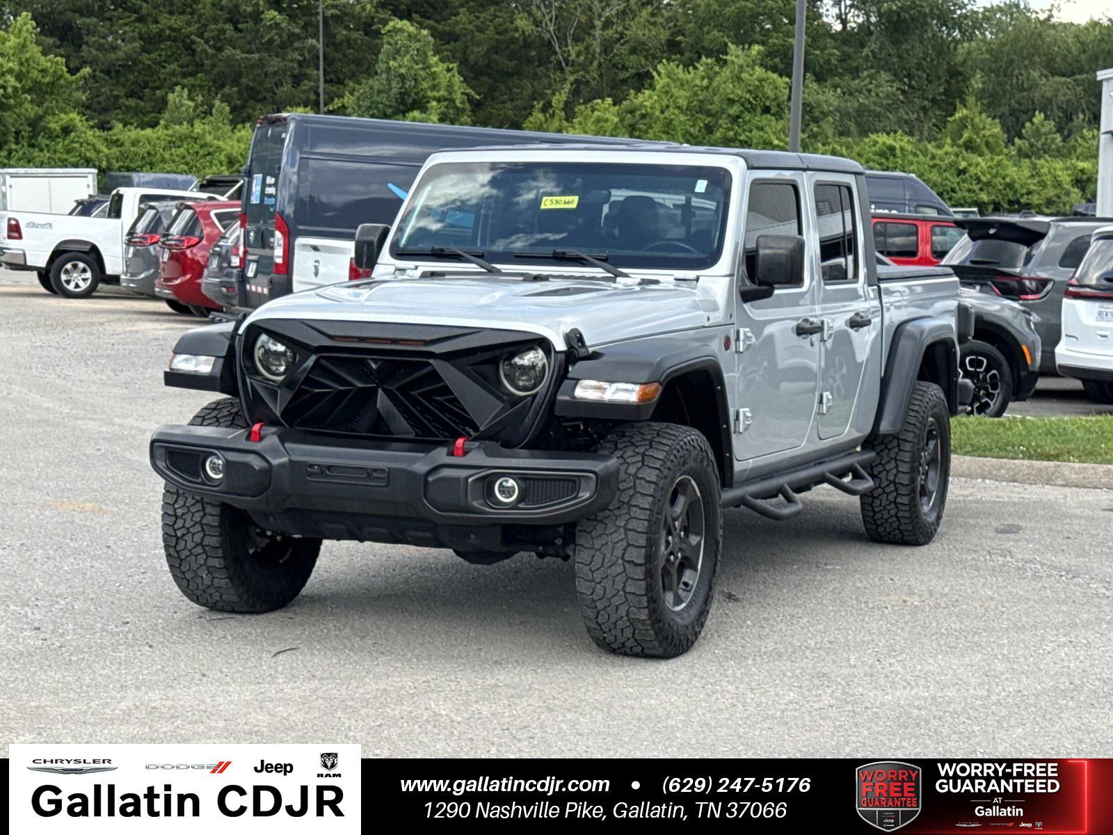Silver Zynith Clearcoat 2023 Jeep Gladiator Rubicon Crew Cab 4WD Pickup Truck Four-Wheel Drive 8-Speed Automatic