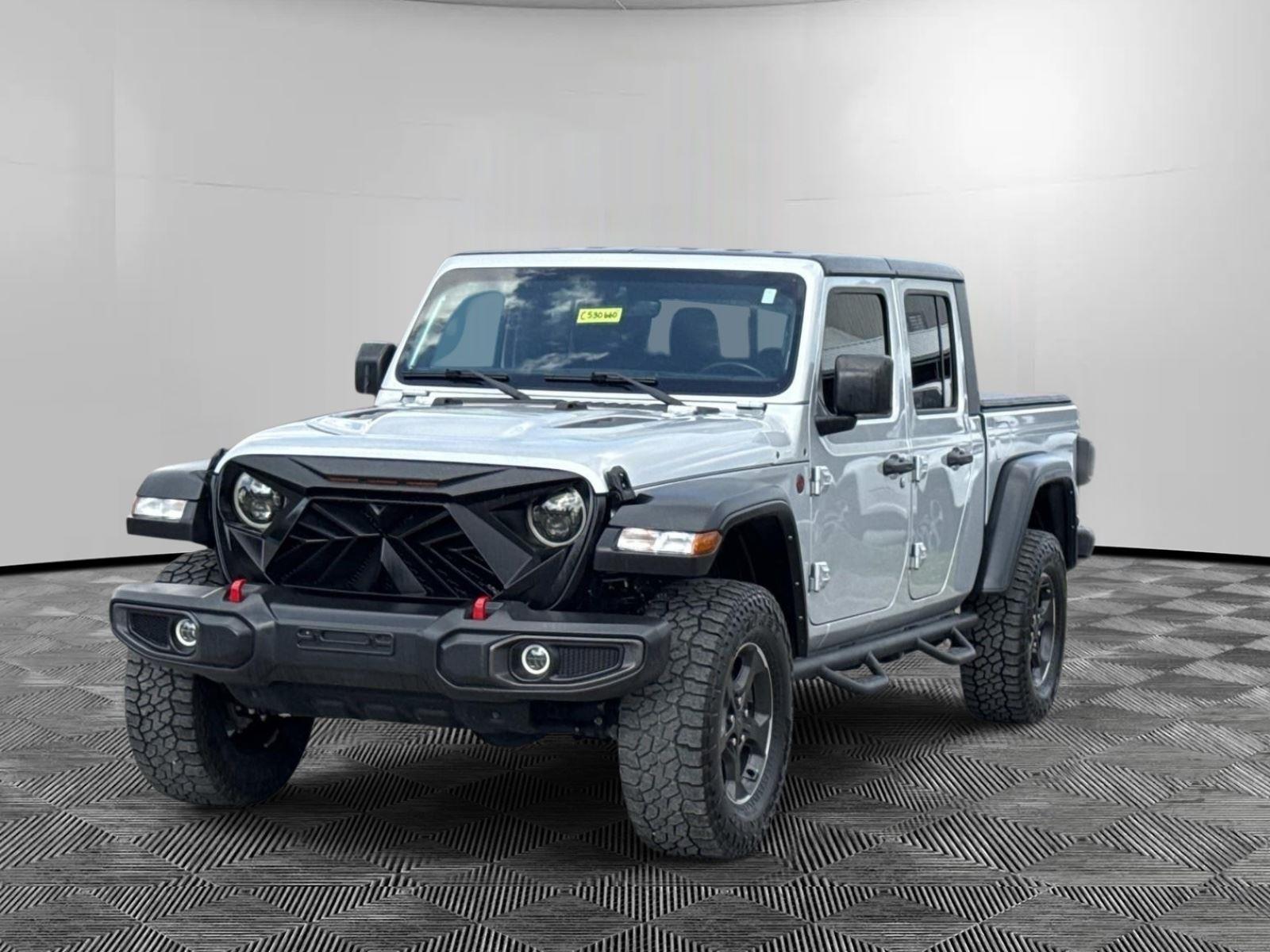 Silver Zynith Clearcoat 2023 Jeep Gladiator Pickup Truck Four-Wheel Drive 8-Speed Automatic