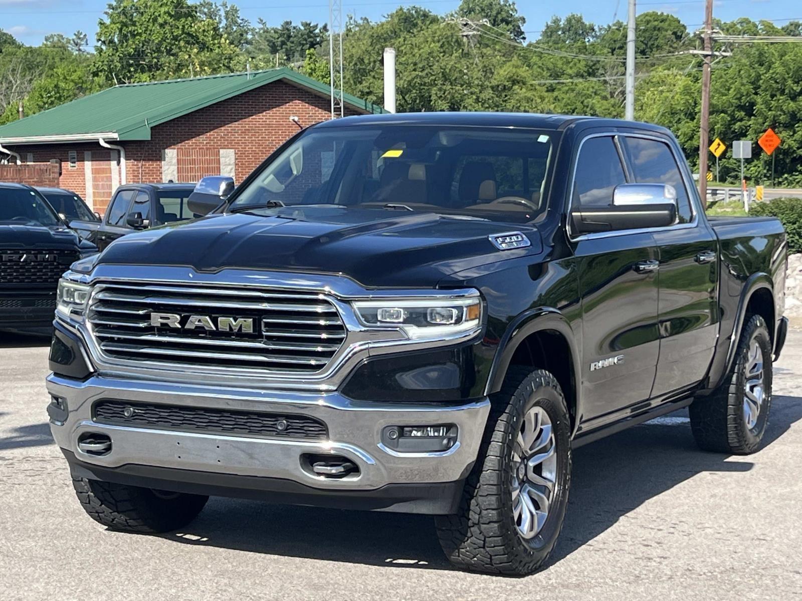 Diamond Black Crystal Pearlcoat 2019 RAM 1500 Laramie Longhorn Crew Cab 4WD Pickup Truck Four-Wheel Drive 8-Speed Automatic