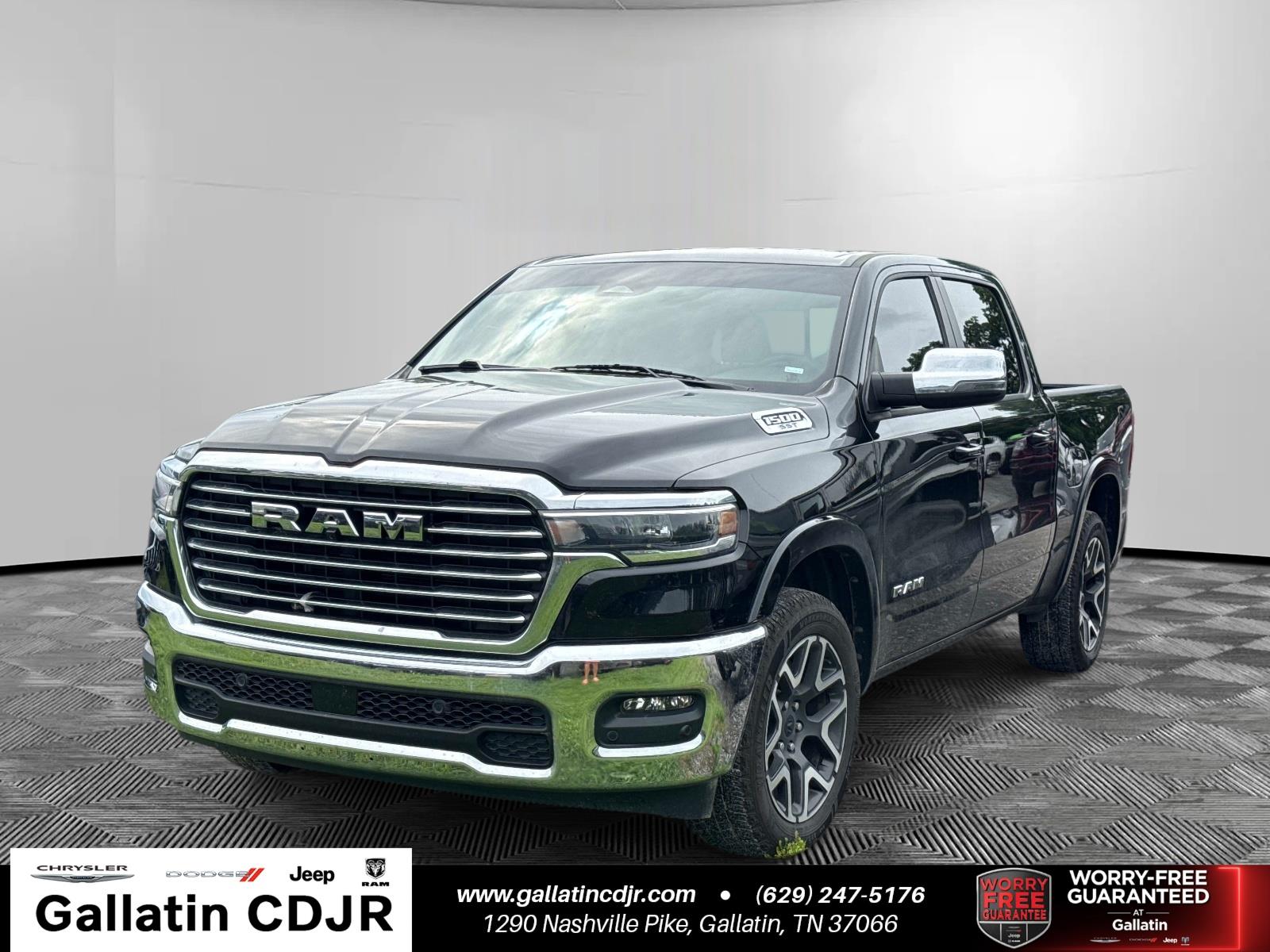2025 RAM 1500 Negro Camioneta Todo terreno 