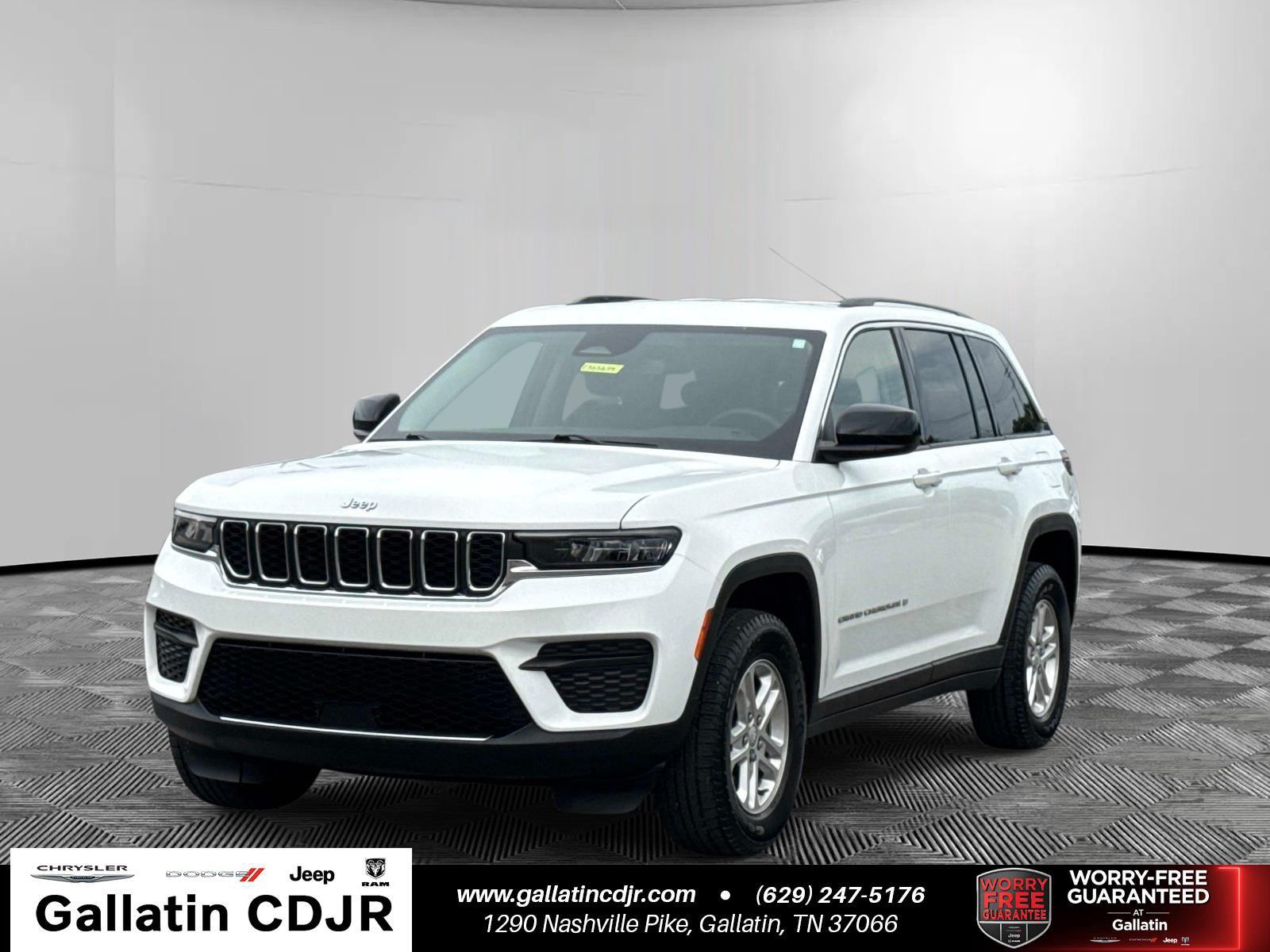 Bright White Clearcoat 2023 Jeep Grand Cherokee SUV / Crossover Four-Wheel Drive 8-Speed Automatic