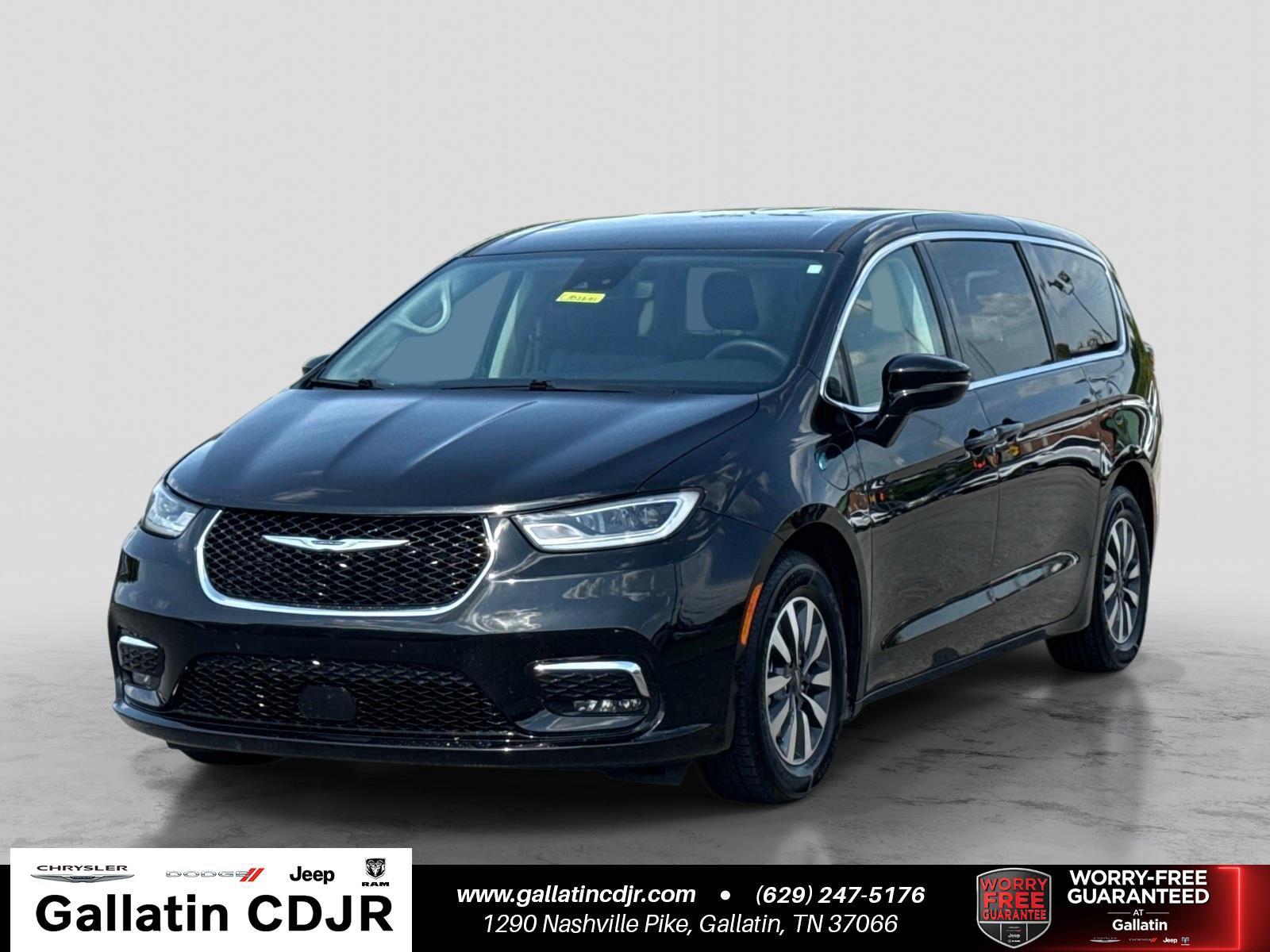 Brilliant Black Crystal Pearlcoat 2024 Chrysler Pacifica Hybrid Minivan Front-Wheel Drive Automatic