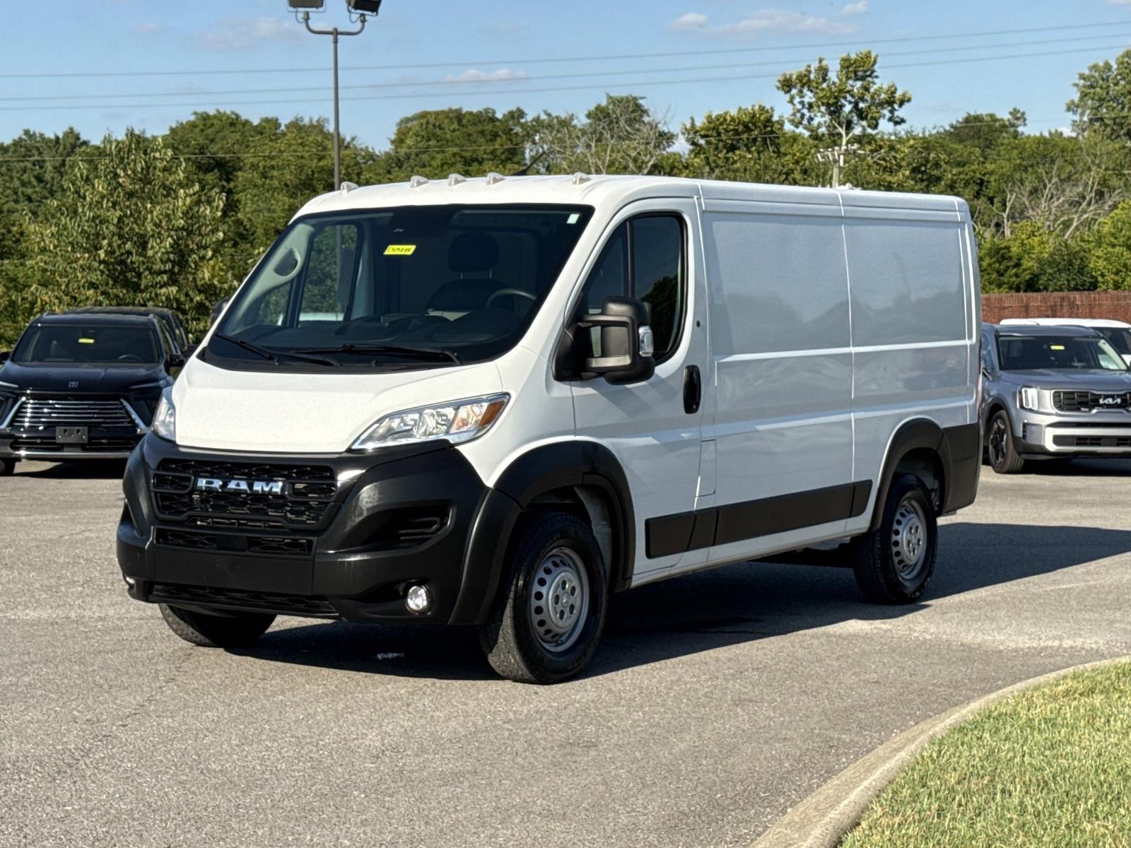 Bright White Clearcoat 2025 RAM ProMaster Van Front-Wheel Drive 9-Speed Automatic