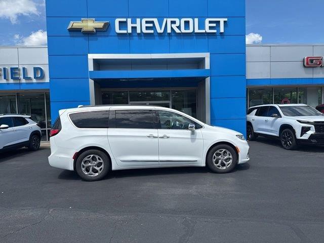  2022 Chrysler Pacifica Limited FWD   