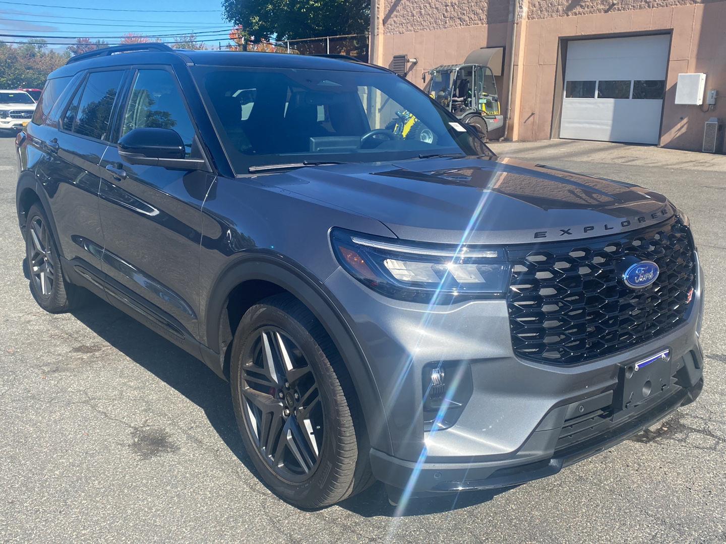 2025 Ford Explorer ST AWD