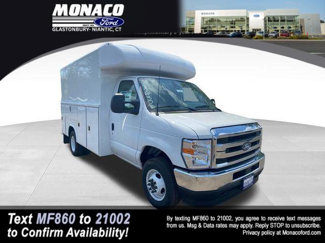 Oxford White 2026 Ford E-Series Chassis Pickup Truck Rear-Wheel Drive 6-Speed Automatic