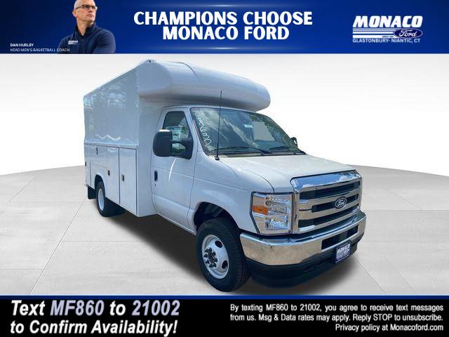 Oxford White 2026 Ford E-Series Chassis Pickup Truck Rear-Wheel Drive 6-Speed Automatic